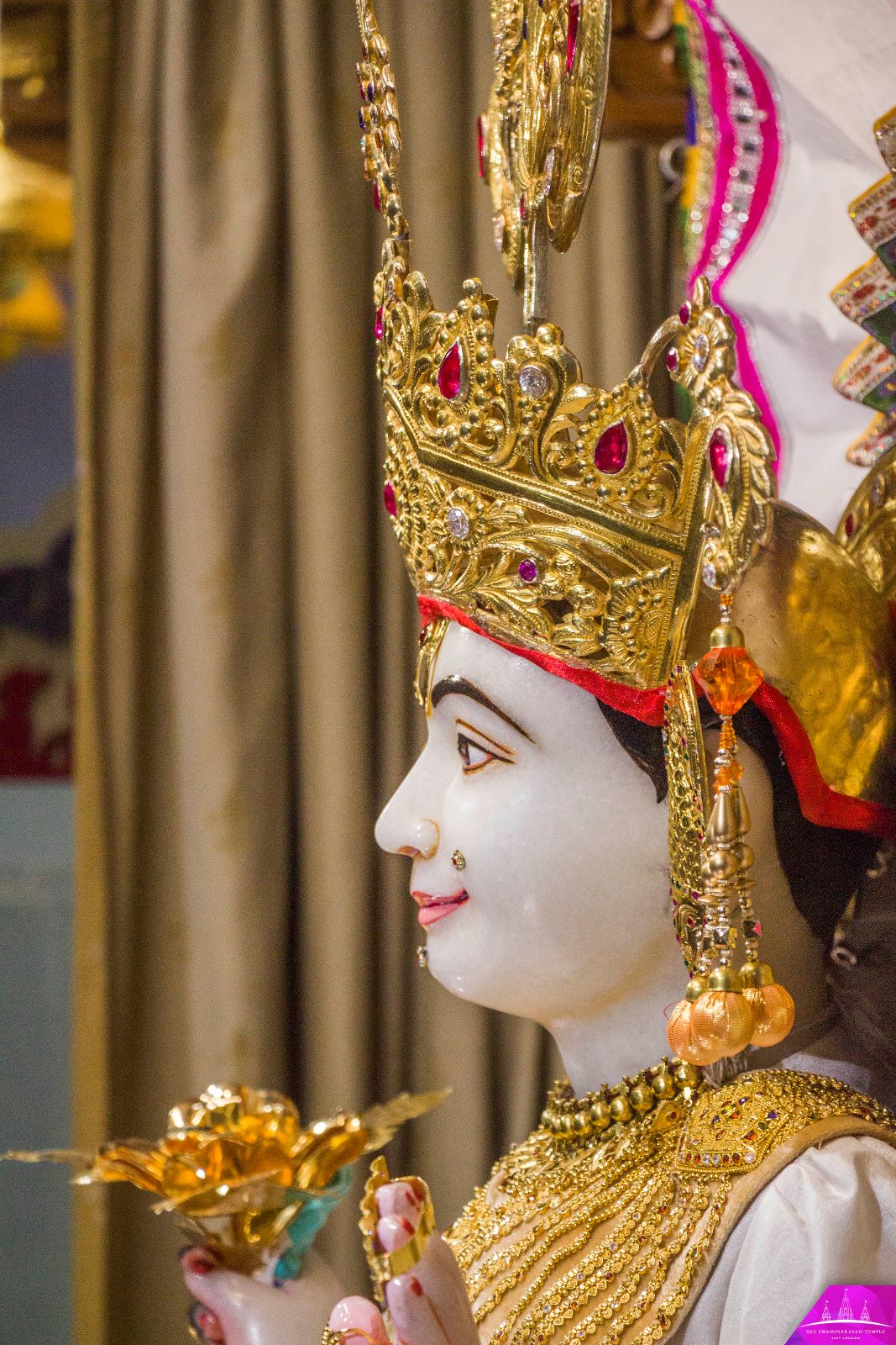 ©1987-2017 SKS Swaminarayan Temple East London